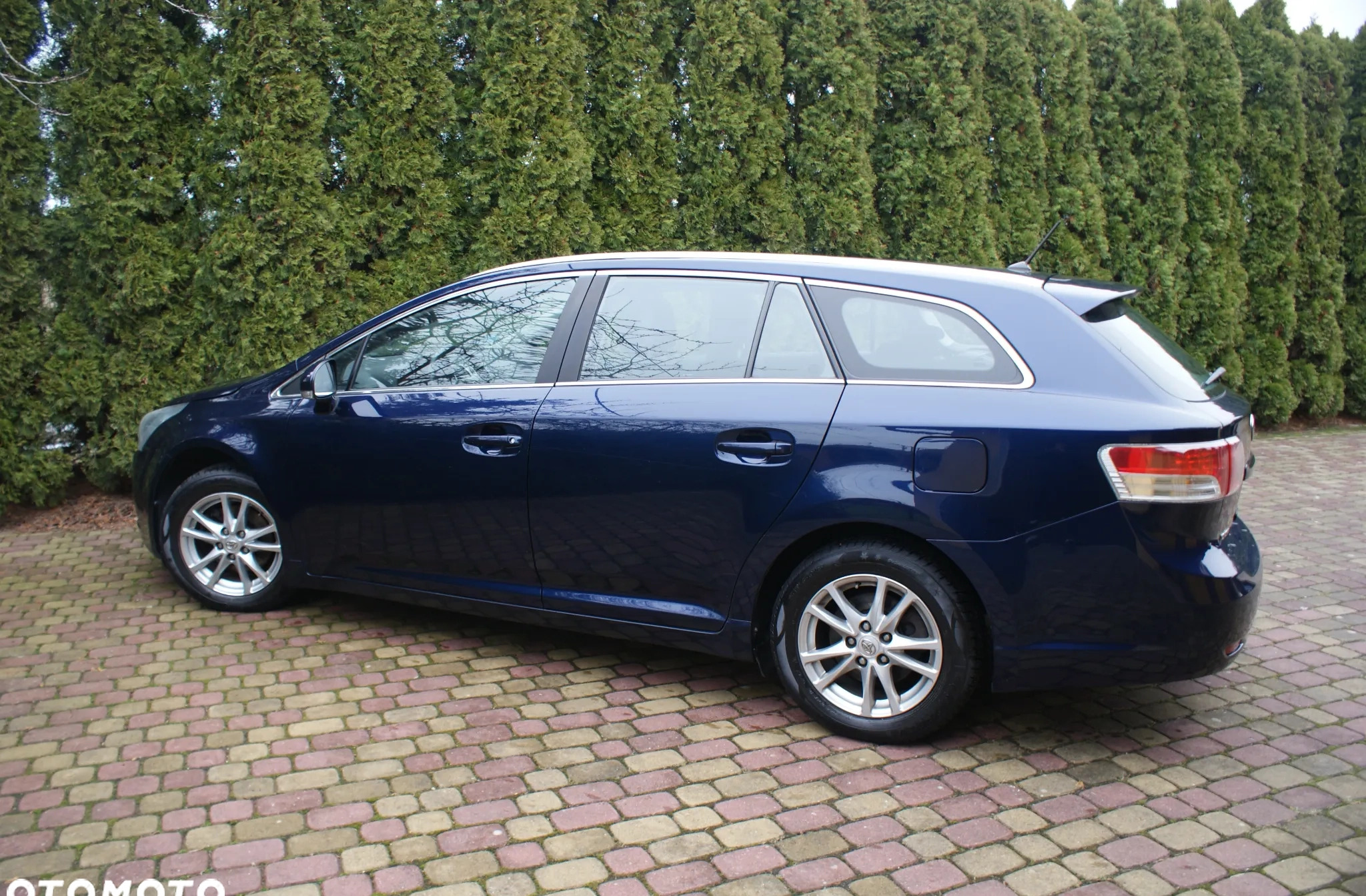 Toyota Avensis cena 29999 przebieg: 256000, rok produkcji 2010 z Drawno małe 529